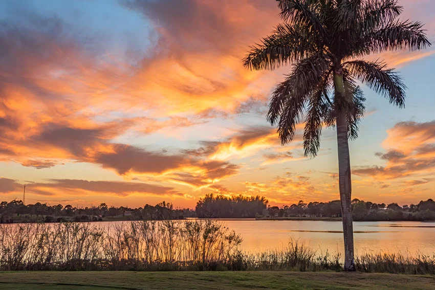 Sunset over Lake Okeechobee in Florida, one of the states most famous freshwater destinations for Largemouth Bass fishing and seasonal Bass trips.