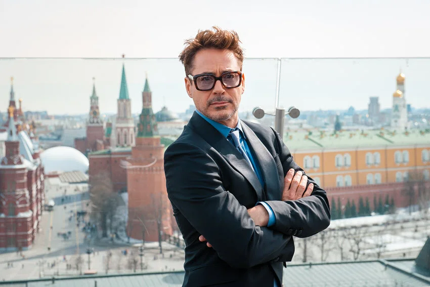 Robert Downey Jr. at the premiere of 